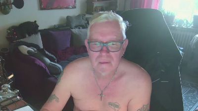 dirtyminds1 — Cam4 stream photo (Apr 2026)