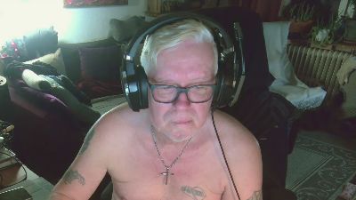 dirtyminds1 — Cam4 stream photo (Apr 2026)