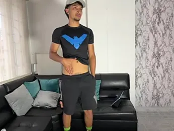 toritoga — modelo de webcam en línea en stripchat