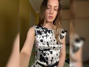 Milka_Crystal — modelo de webcam en línea en bongacams