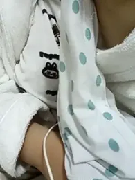 Bombamom — modelo de webcam en línea en stripchat