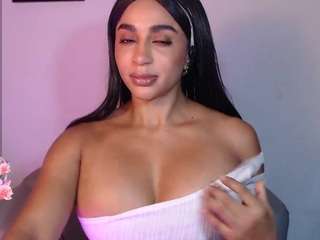 destinnemills — Camsoda stream photo (May 2026)