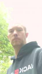 Trolls37 — Cam4 stream photo (Apr 2026)