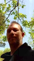 Trolls37 — Cam4 stream photo (Apr 2026)