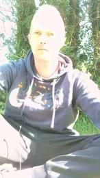 Trolls37 — Cam4 stream photo (Apr 2026)