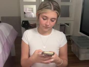 missemelia7 — modelo de webcam en línea en chaturbate