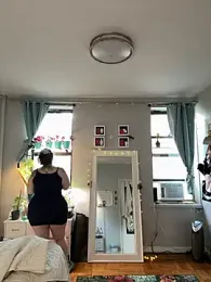 sylviahhh — Stripchat stream photo (May 2026)
