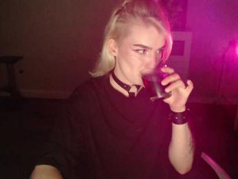 KissMeSlow- — Bongacams stream photo (May 2026)