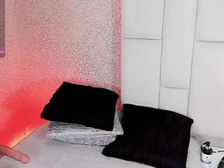 angeles-bust — Camsoda stream photo (Apr 2026)