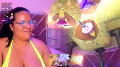 MhiaRey — Cam4 stream photo (Aug 2026)