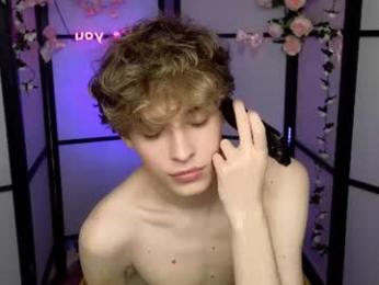 curly_twinkboy — chaturbate