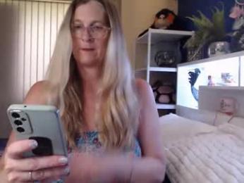 total_aussie_milfs — chaturbate