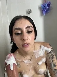 sharlot24 — Stripchat stream photo (Apr 2026)