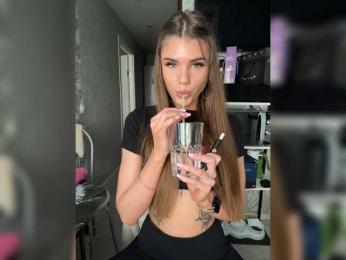 SweetyMia — modelo de webcam en línea en bongacams