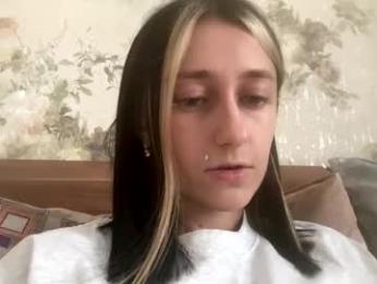 viktoria9898 — Chaturbate stream photo (Apr 2026)