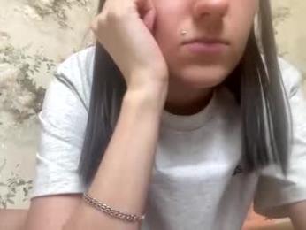 viktoria9898 — Chaturbate stream photo (Apr 2026)