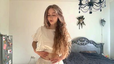 EmikoVlcek — Cam4 stream photo (Jul 2026)
