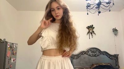 EmikoVlcek — Cam4 stream photo (Jul 2026)