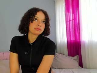 mollyybloom — modelo de webcam en línea en camsoda