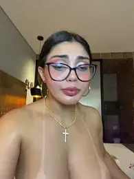 zui_lu — Stripchat stream photo (Apr 2026)