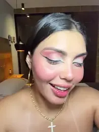 zui_lu — Stripchat stream photo (Apr 2026)