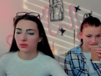 tina_golden1 — Chaturbate stream photo (Mar 2026)