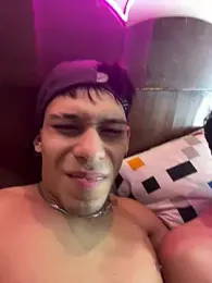 Boys_Eyes — modelo de webcam en línea en stripchat