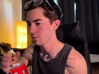 liamfosterr — Camsoda stream photo (Apr 2026)