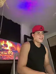 Maximuz1920 — Stripchat stream photo (Apr 2026)