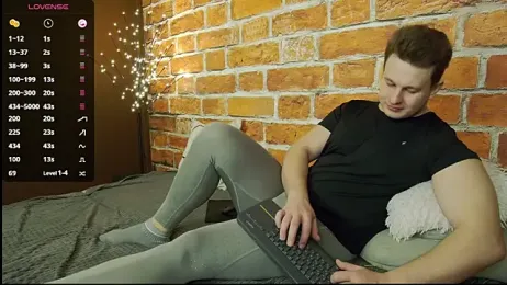 charlie_smiley — Stripchat stream photo (Dec 2025)