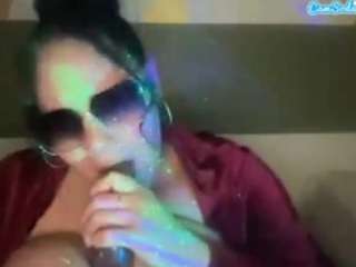 thickfreakylatina — modelo de webcam en línea en camsoda