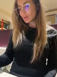 Etwas_neugierig — Stripchat stream photo (Mar 2026)