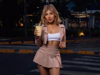 CorinaBaker — modelo de webcam en línea en livejasmin