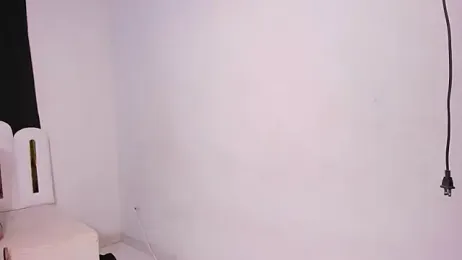 love_dollss — Stripchat stream photo (May 2025)