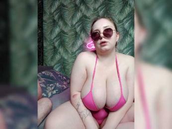 Red-rooms — modelo de webcam en línea en bongacams