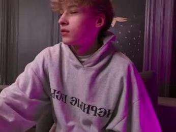 curlytwinkboy — Chaturbate stream photo (Apr 2026)