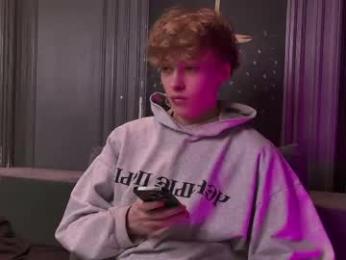 curlytwinkboy — Chaturbate stream photo (Apr 2026)