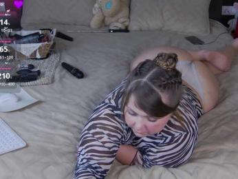 FLUFFY_BEAUTY — Bongacams stream photo (Mar 2026)