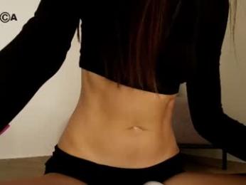 hollyextra — Chaturbate stream photo (Jun 2026)