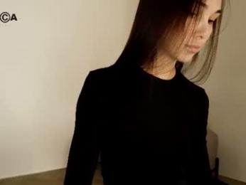 hollyextra — Chaturbate stream photo (Jun 2026)