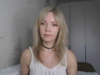 Red_Rose_98 — Bongacams stream photo (May 2026)