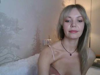 Red_Rose_98 — modelo de webcam en línea en bongacams