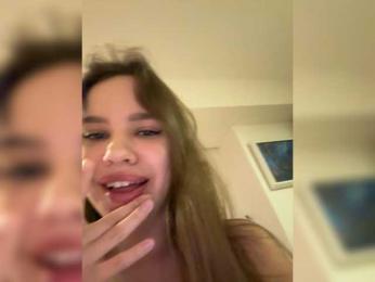 KissKissss — modelo de webcam en línea en bongacams