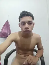 curious_straight_guy — Stripchat stream photo (Jun 2026)