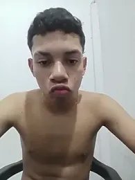 curious_straight_guy — Stripchat stream photo (Jun 2026)