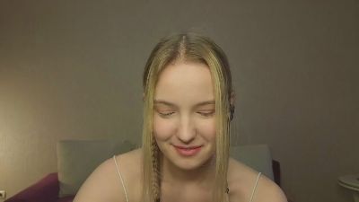 MitzieParonto — Cam4 stream photo (Sep 2026)