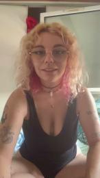 Emy_2002 — Cam4 stream photo (Aug 2026)