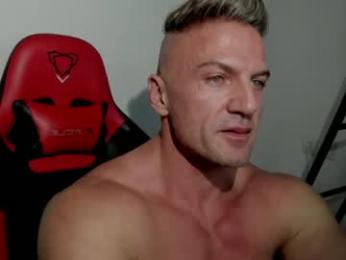 fuckinghotman — modelo de webcam en línea en chaturbate