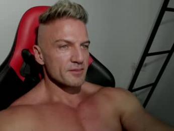 fuckinghotman — modelo de webcam en línea en chaturbate
