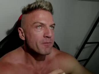 fuckinghotman — modelo de webcam en línea en chaturbate